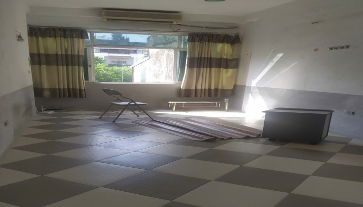 Kịch độc - CCMN 215 Giáp Nhất tầng 1 - 50m2, 2 ngủ - Hàng xóm Royal